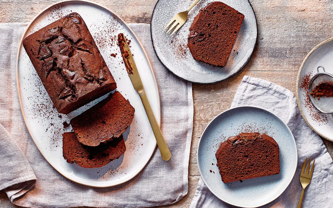 طريقة عمل الكيكة الاسفنجية بالشوكولاتة واستمتعي بألذ تورتة شوكولاتة في المنزل