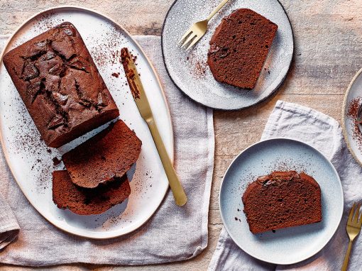 طريقة عمل الكيكة الاسفنجية بالشوكولاتة واستمتعي بألذ تورتة شوكولاتة في المنزل